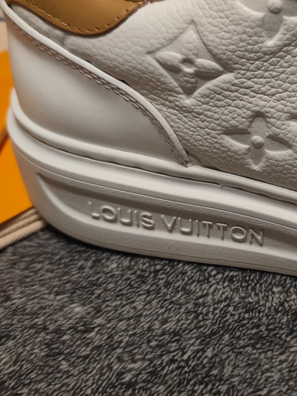 Louis Vuitton Beverly Hills Sneaker White Leather European EU Size 42 (US 8.5-9) - Picture 3 of 8